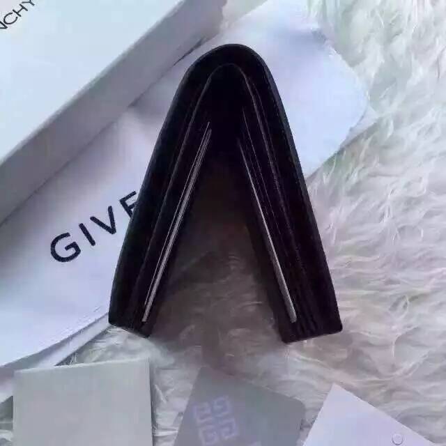 個性的なデザ 人気ブランドGivenchy 実物の写真 N品スーパーコピー代引き対応国内発送後払い安全必ず届く優良サイト